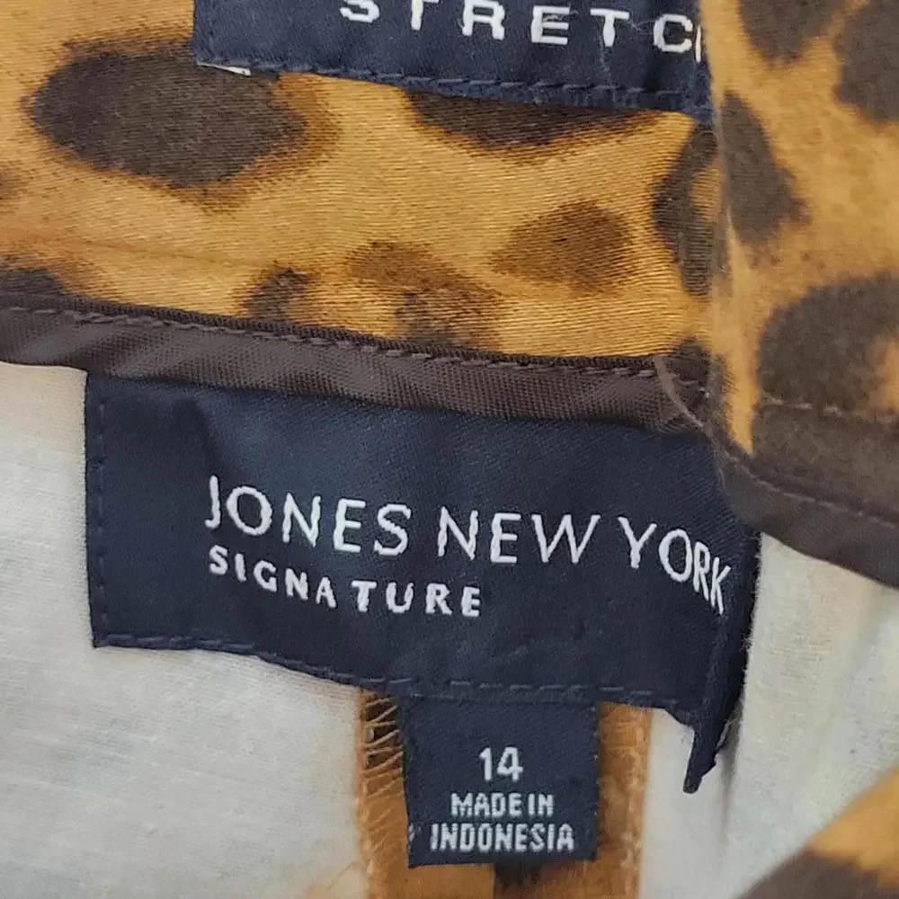 Jones New York Brown Animal Print Stretch Cropped Pants Women Size 14 - Picture 3 of 10